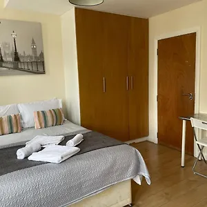  Apartment Amazing Studio In Ilford!