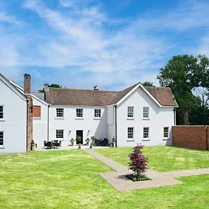 Tyrrells Park , Ringwood United Kingdom